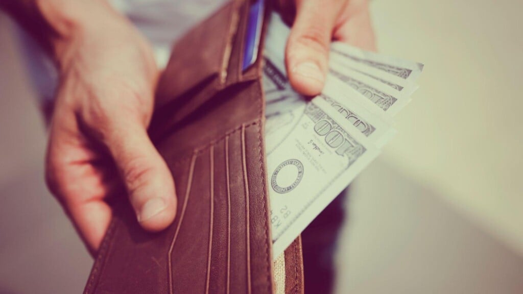 money shopping spending
